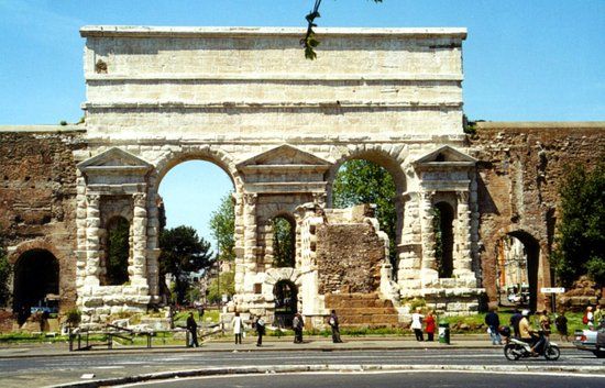 Porta Maior